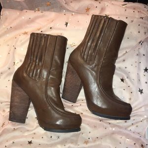 Max Edition - Brown Ankle Boots